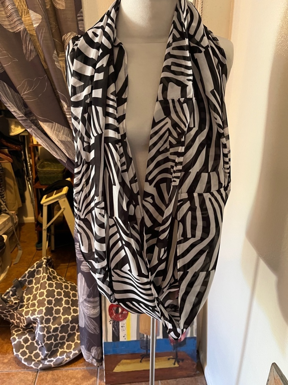 Zebra Wrap Scarf Infinity OS